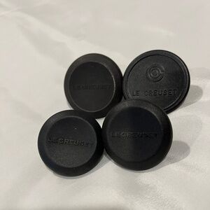 Le Creuset Black Knob Set of 4 *EUC*